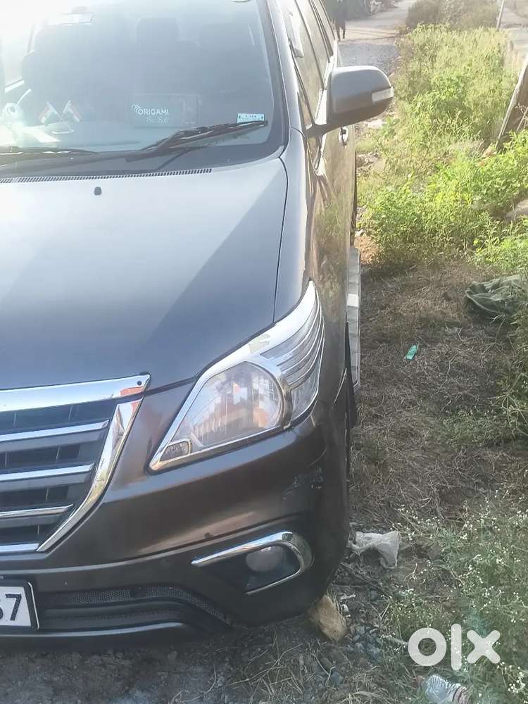 Toyota Innova 2.5g  2011