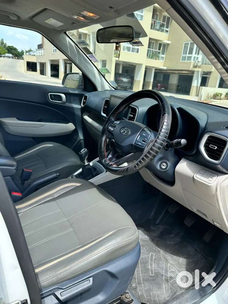 Hyundai Venue 2020 Petrol Well Maintained