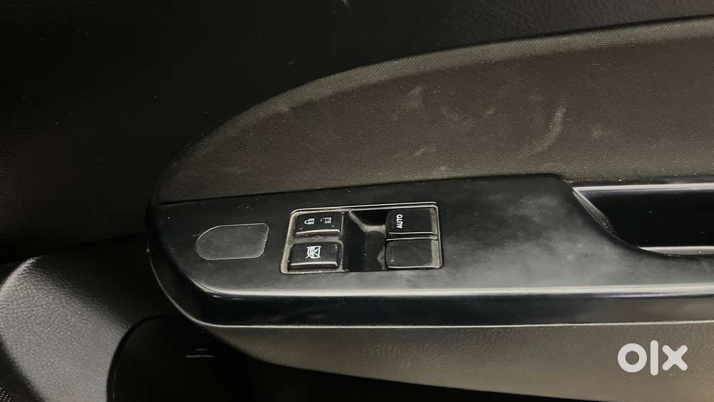 Maruti Suzuki Swift 1.2 Lxi (o), 2015, Petrol