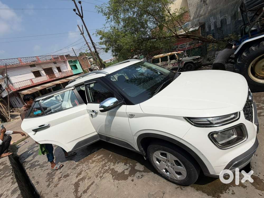 Hyundai Venue Petrol 2023