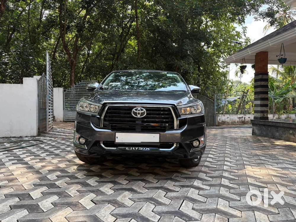 Toyota Innova Crysta 2017 Diesel Well Maintained
