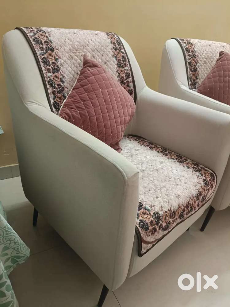 Cushioned chair