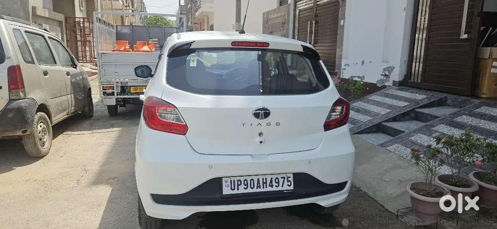 Tata Tiago 2025 Petrol 6112 Km Driven