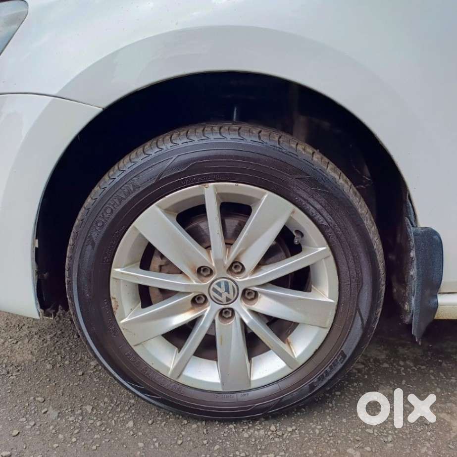 Volkswagen Polo Petrol Highline 1.2l, 2016, Petrol