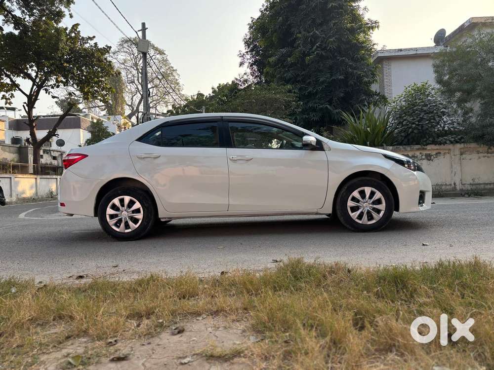 Toyota Corolla Altis 2013-2017 D-4d J, 2017, Diesel