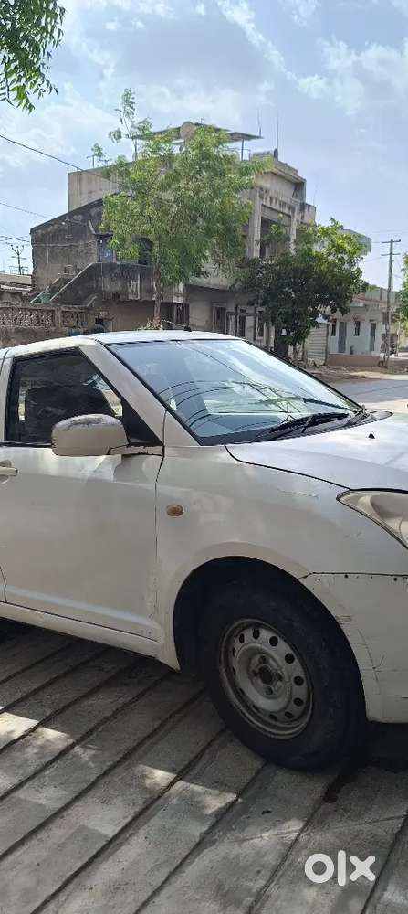 Maruti Suzuki Swift Petrol And Cng