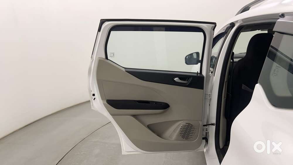 Renault Triber Rxz, 2019, Petrol