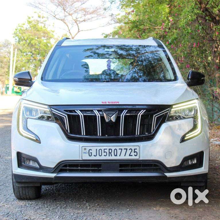Mahindra Xuv700 2.0 Ax 5 Petrol Mt Str, 2022, Petrol