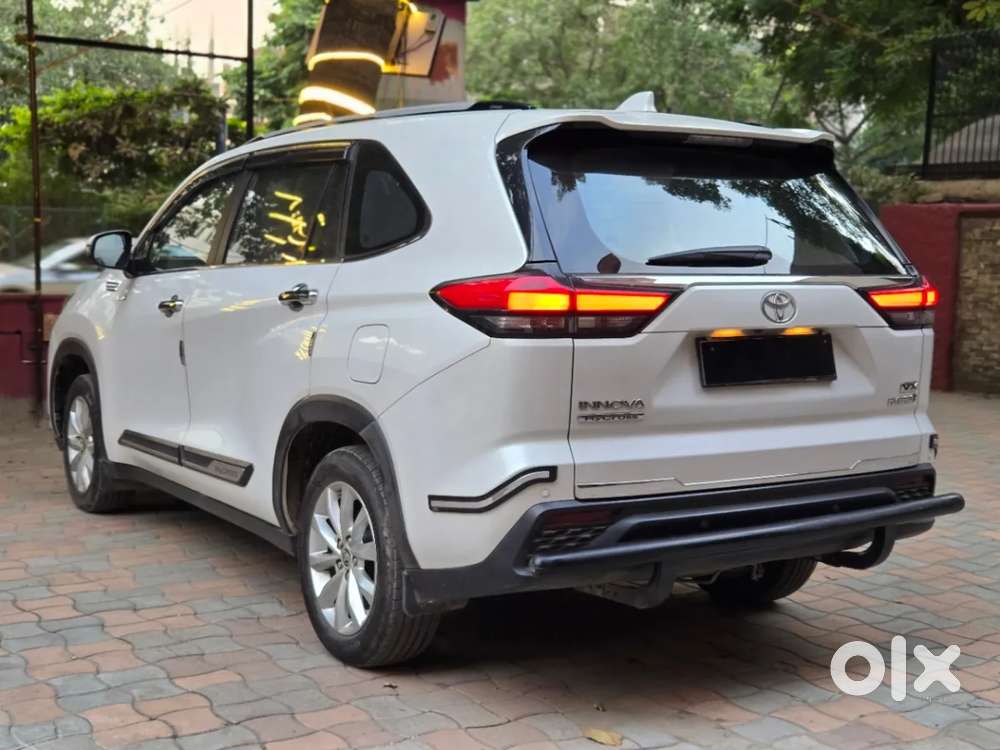 Toyota Innova Hycross 2.0 Vx (o) Hybrid 7 Str, 2024, Petrol
