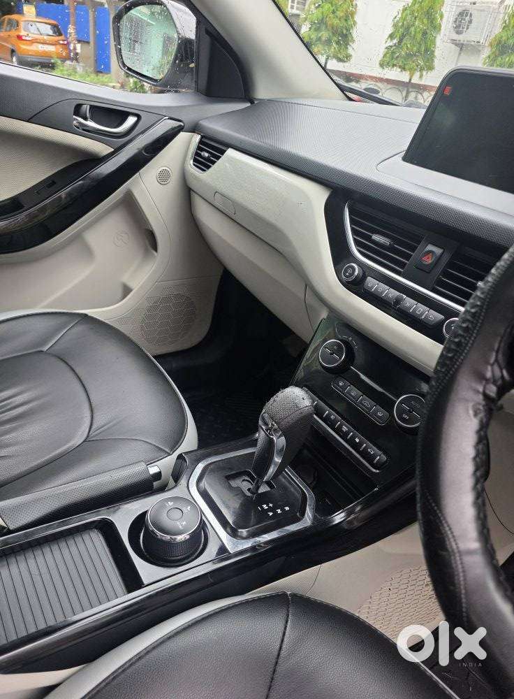 Tata Nexon 1.2 Revotron Xza Plus Dualtone, 2021, Petrol