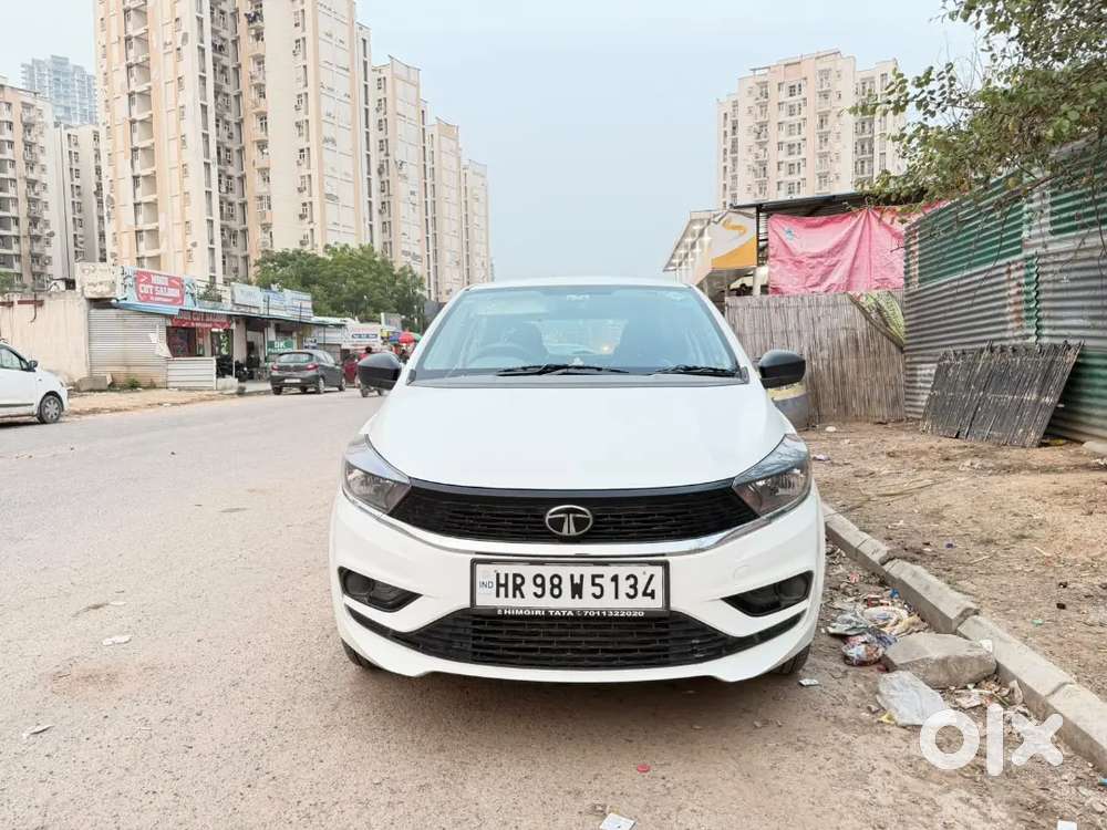 Tata Tiago Revotron Xe 2025 Cng Hybrid