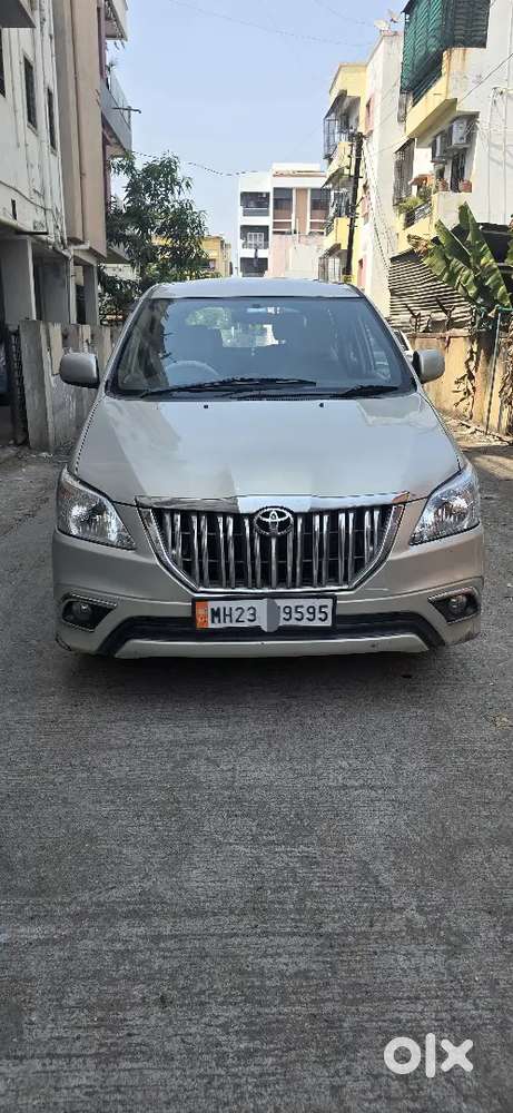 Toyota Innova 2014