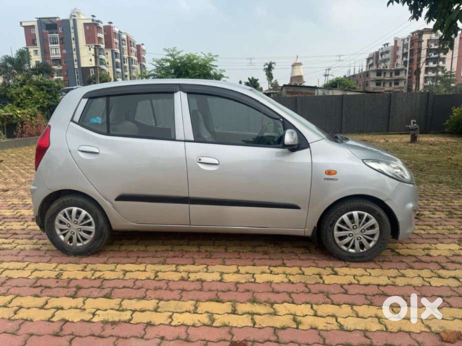 Hyundai I10 Sportz, 2015, Petrol