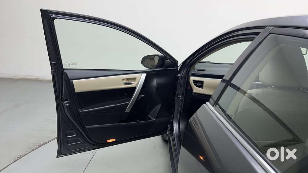Toyota Corolla Altis 1.8 Gl, 2015, Petrol