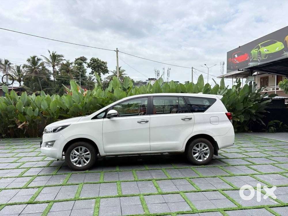 Toyota Innova Crysta 2.4 Vx Mt 8s, 2017, Diesel