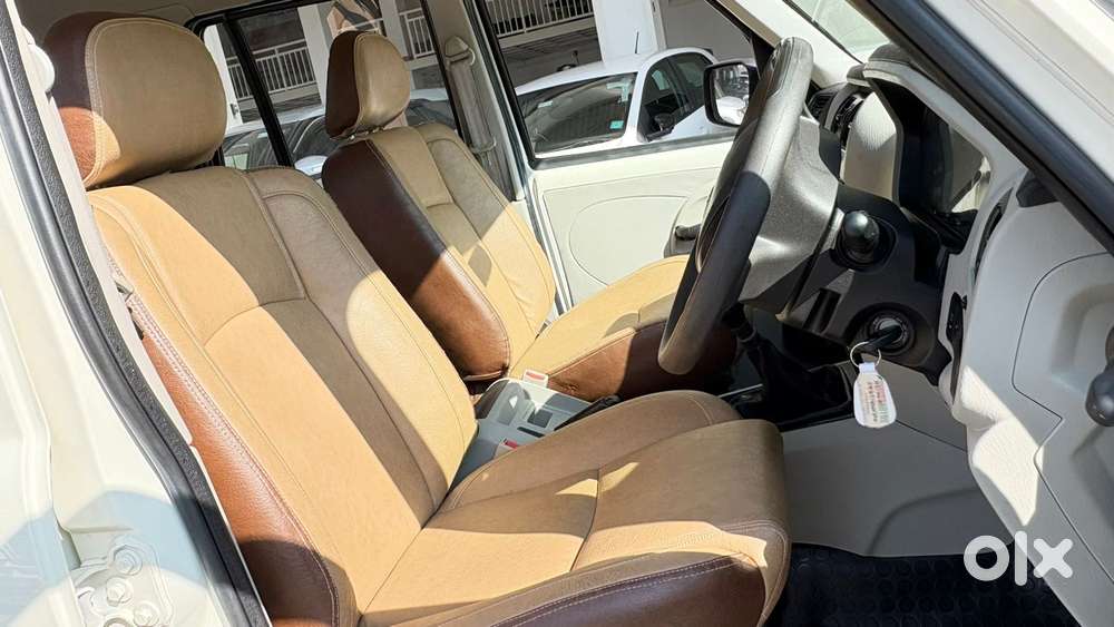 Mahindra Scorpio, 2015