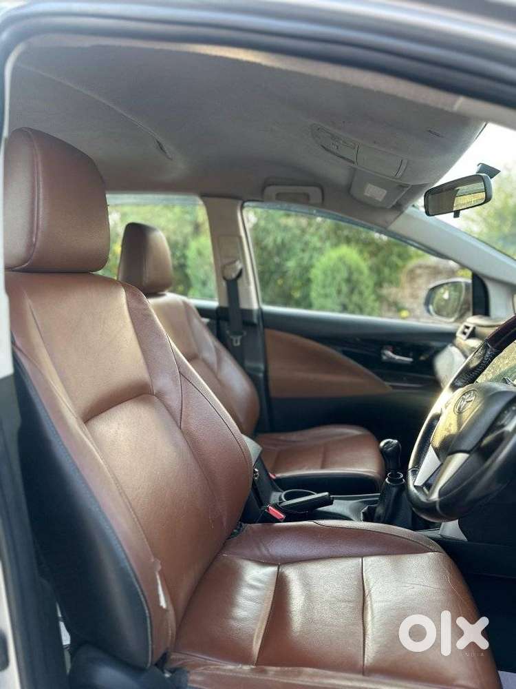 Toyota Innova Crysta 2.4 G Mt 7 Str, 2017, Diesel