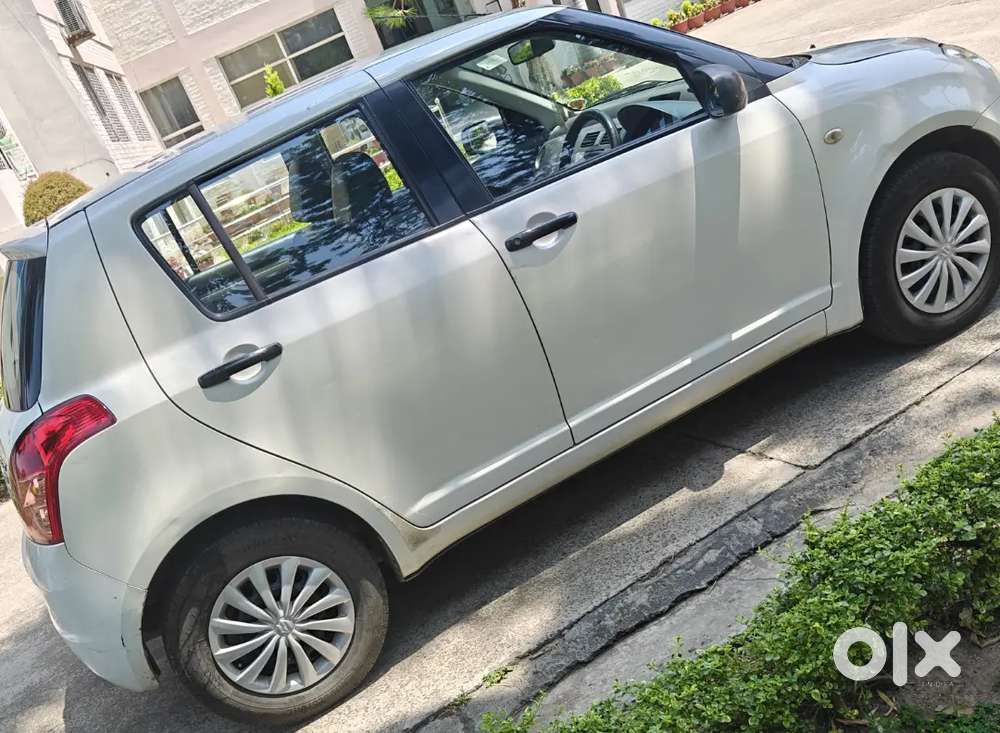 Maruti Suzuki Swift 2009 Petrol 97000 Km Driven