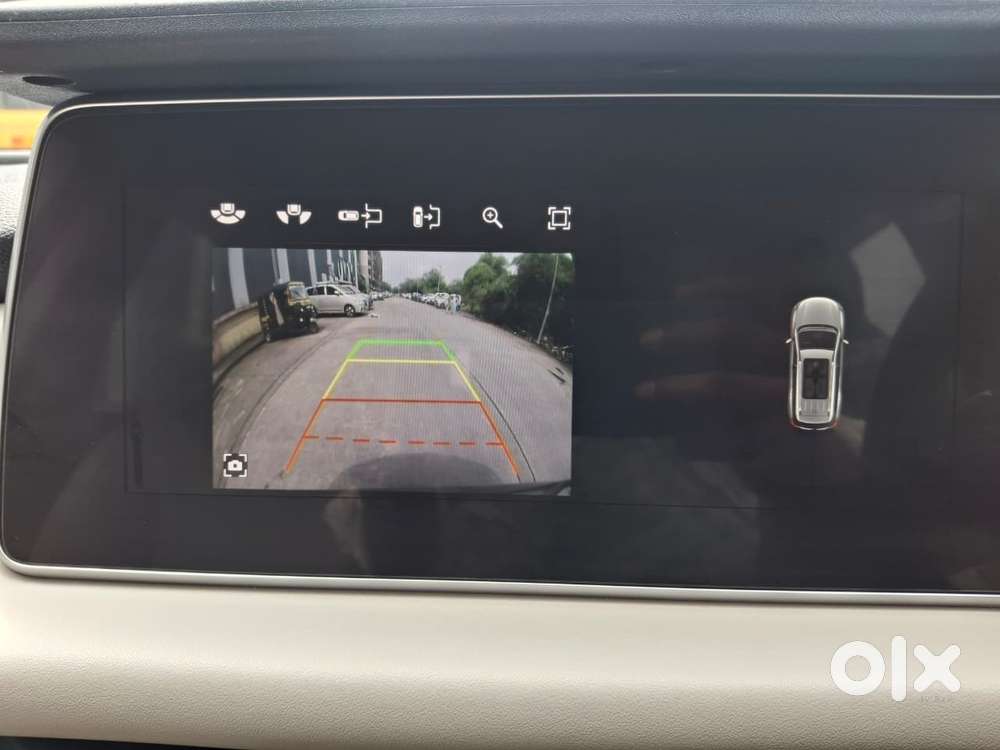 Mahindra Xuv700 2.0 Ax 7 Petrol At Str, 2023, Petrol