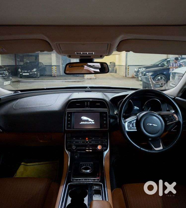 Jaguar Xe Portfolio, 2019, Petrol