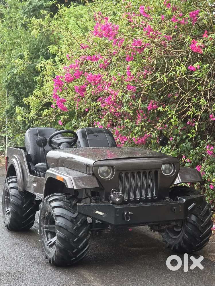 Mahindra Jeep Classic 1983