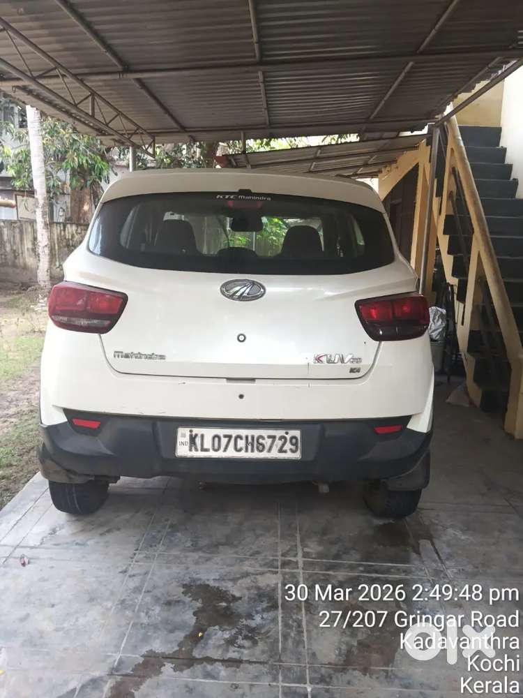 Mahindra Kuv 100