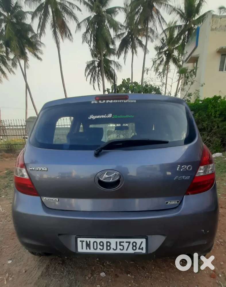 இரண்டு ஏர்பேக் நான்கு அளவில் ஏசி குட் கண்டிஷன்