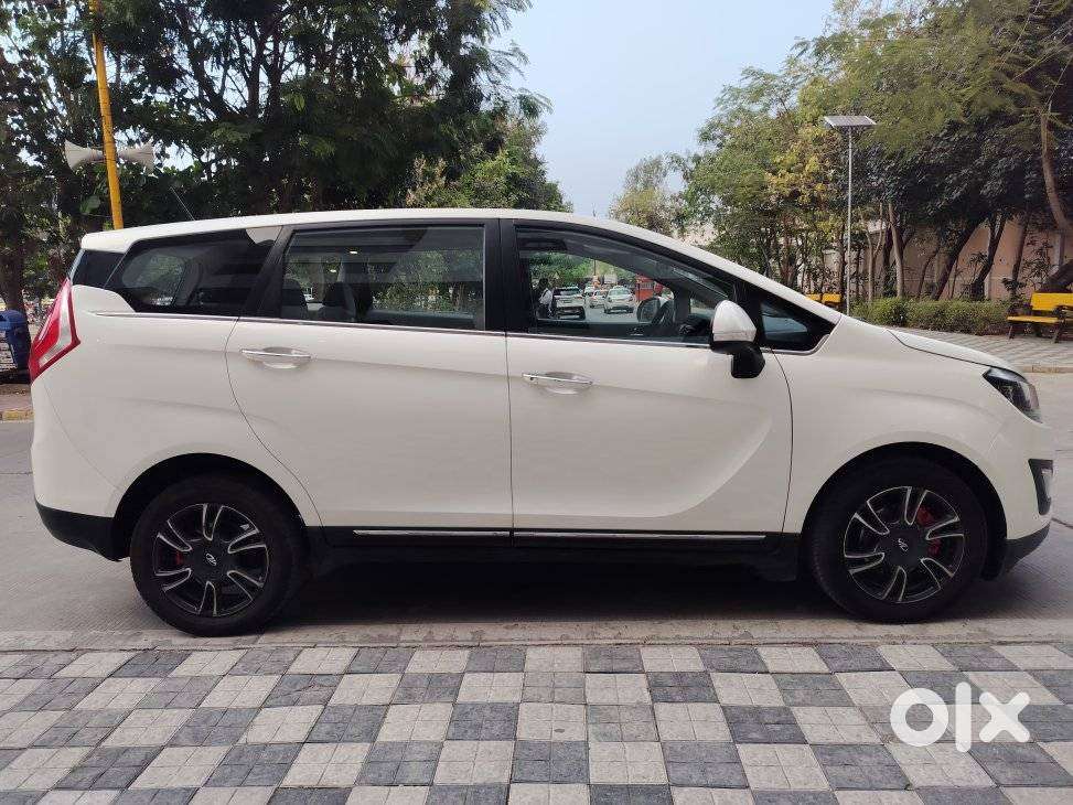 Mahindra Marazzo M6, 2021, Diesel