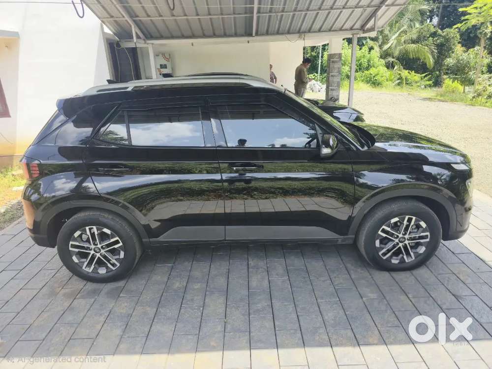 Hyundai Venue 1.5 Crdi 2025-  Low Km Run