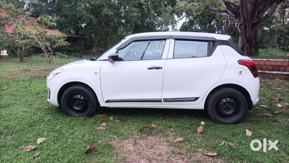 Maruti Suzuki Swift 1.2 Lxi (o), 2020, Petrol