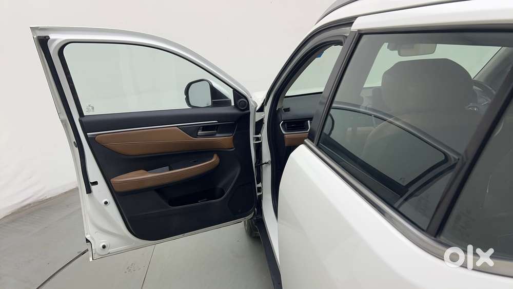 Honda Elevate Zx Cvt, 2023, Petrol