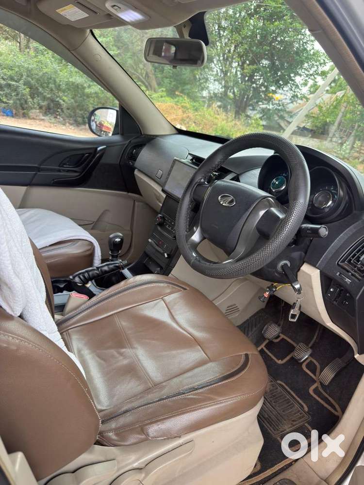 Xuv500 Showroom Maintenance Good Condition