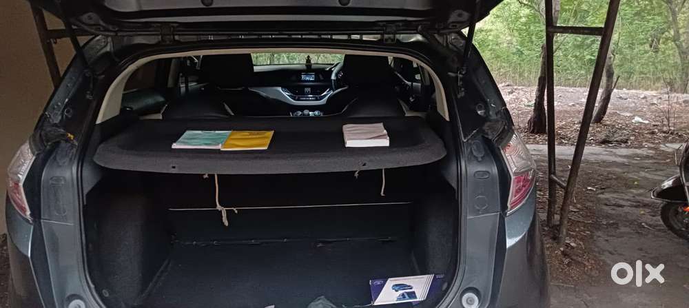 Tata Nexon 1.2 Revotron Xt, 2018, Petrol