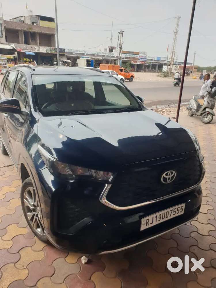 Toyota Innova Hycross Hybrid 7 Str 2024
