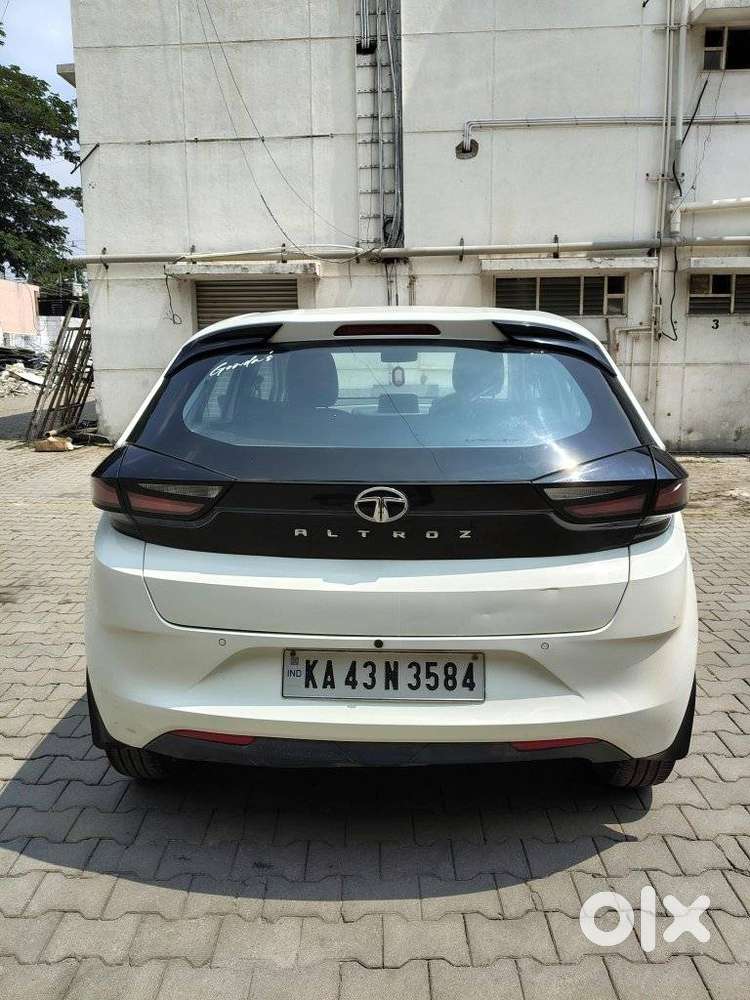 Tata Altroz 1.2 Xm Plus, 2023, Petrol