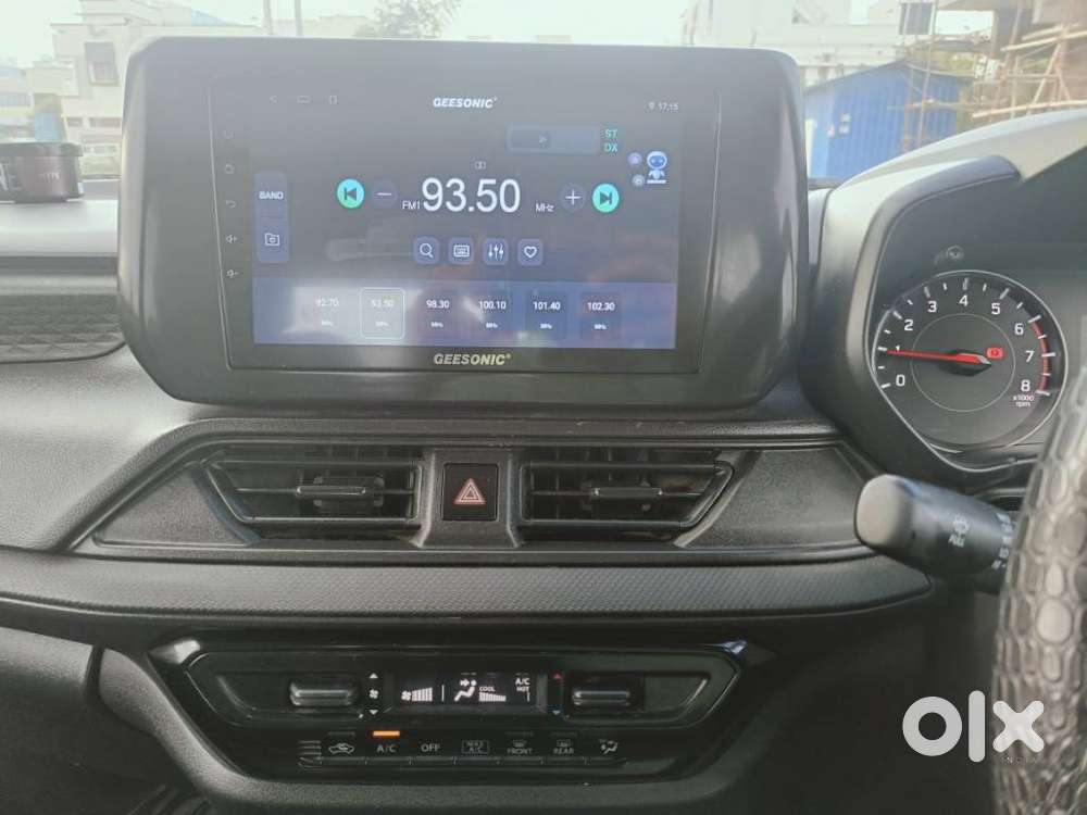 Maruti Suzuki Swift Vxi + Manual, 2025, Petrol