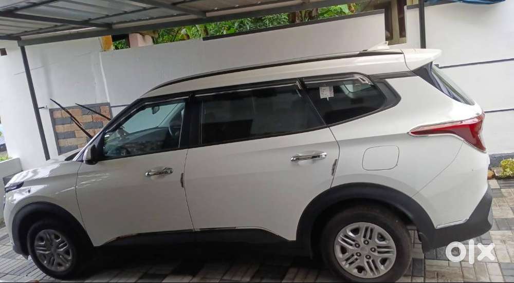 Kia Carens 2024 Petrol Well Maintained