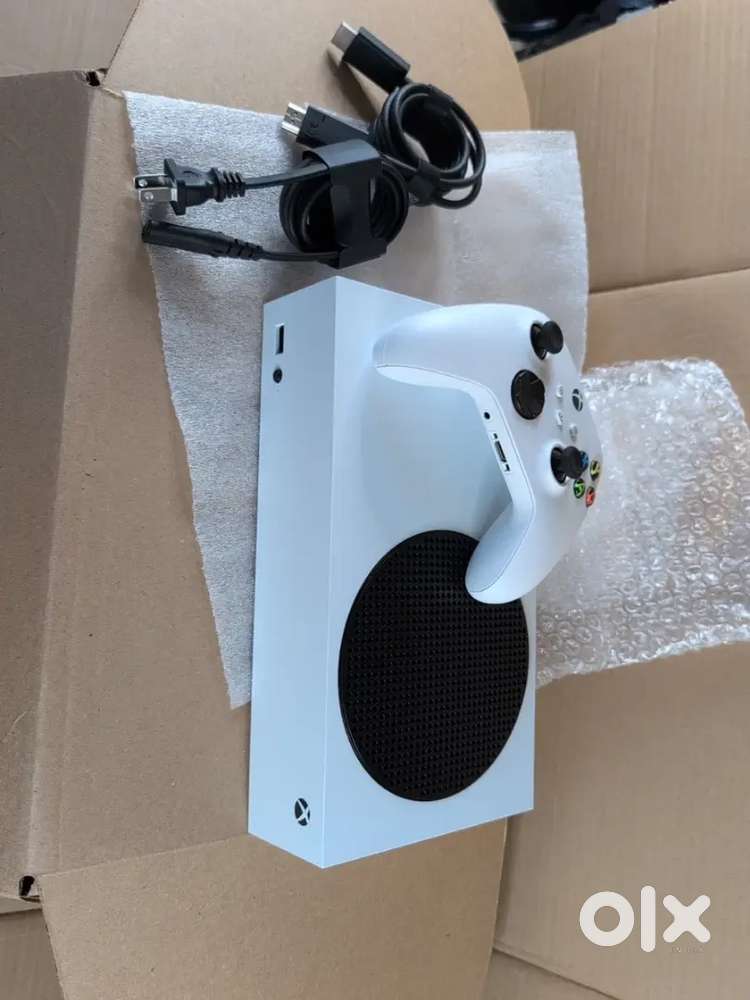 Microsoft Xbox Series S 1TB Digital Edition Console with Wireless