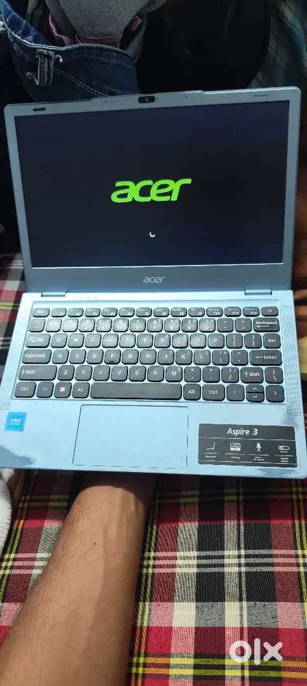 Acer aspire 3 laptop 11' display