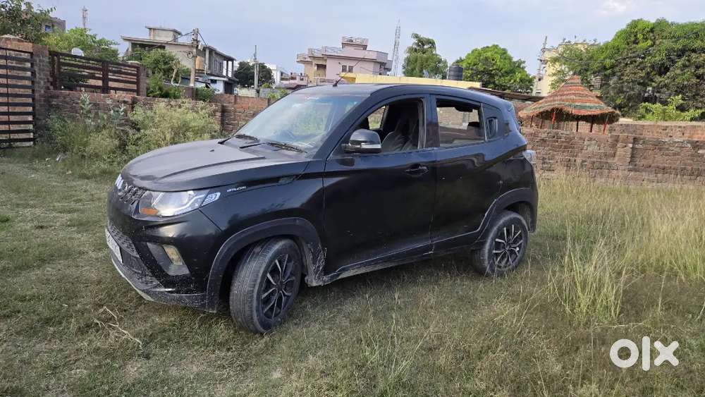 Mahindra Kuv K8 6 Seater [petrol]