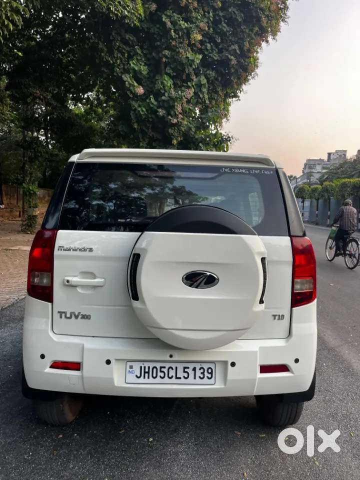 Mahindra Tuv 300 T10, 2018, Diesel