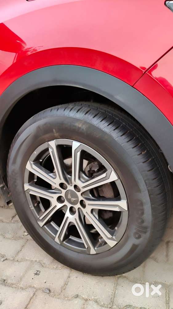 Mahindra Xuv700 2.0 Ax 7 Petrol At Str, 2022, Petrol