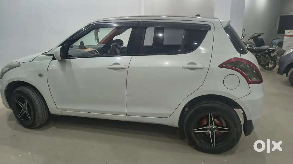Maruti Suzuki Swift 2017 Petrol 70000 Km Driven