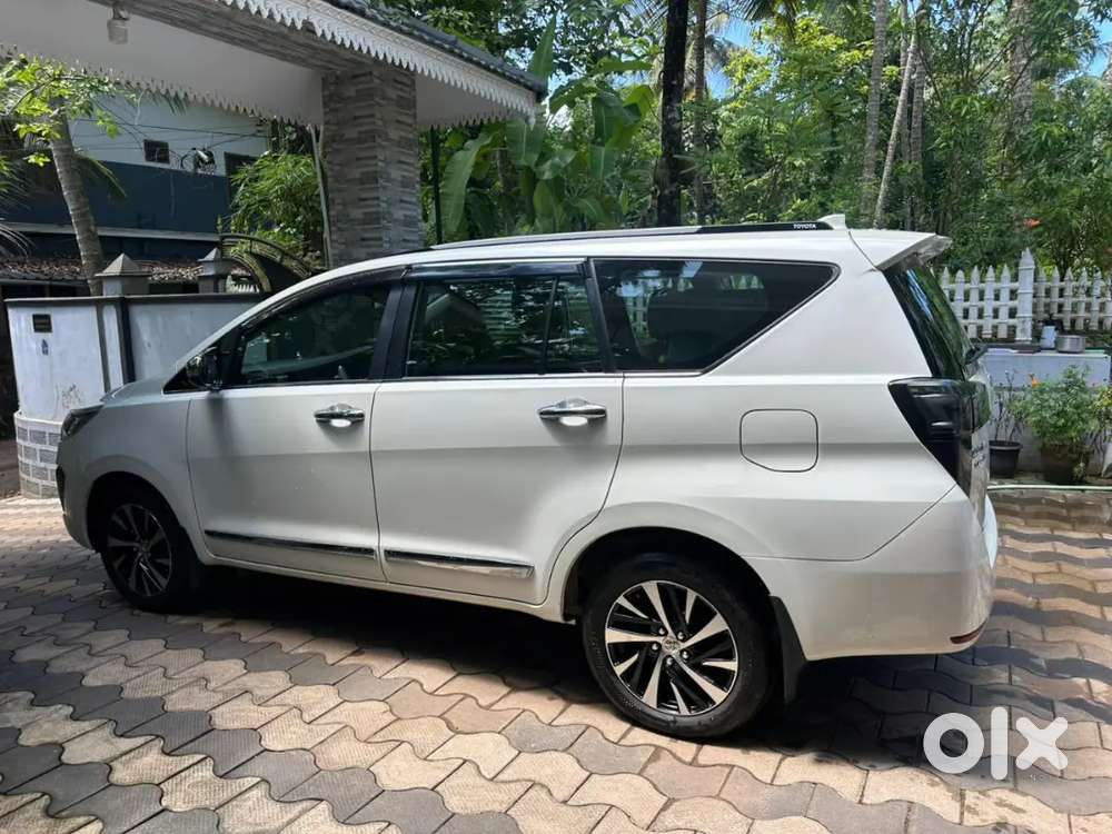 Toyota Innova Crysta 2022 Diesel Well Maintained