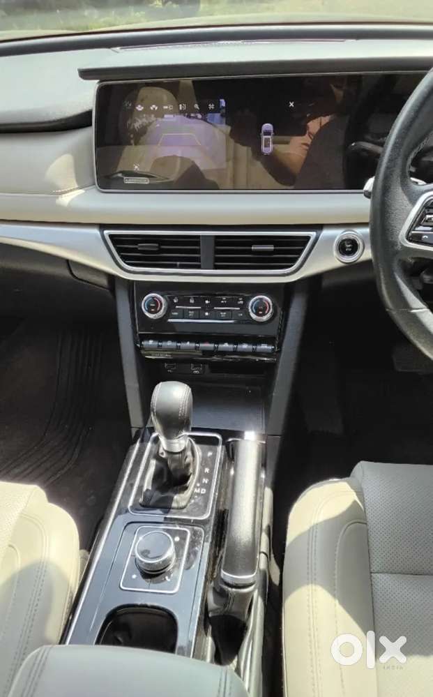 Mahindra Xuv700 2.2 Ax 7 Diesel At Str, 2022, Diesel