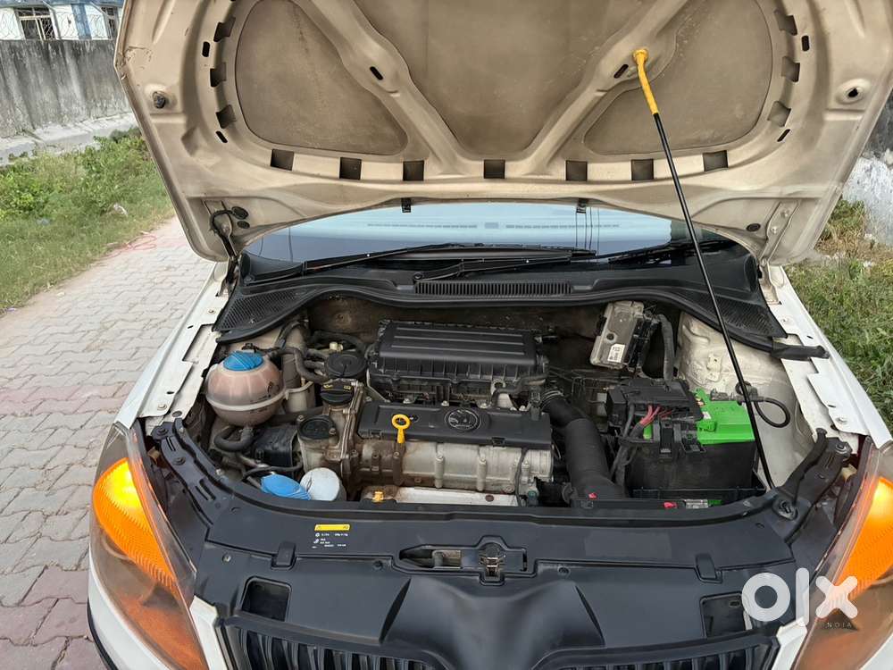 Skoda Rapid Petrol 2016