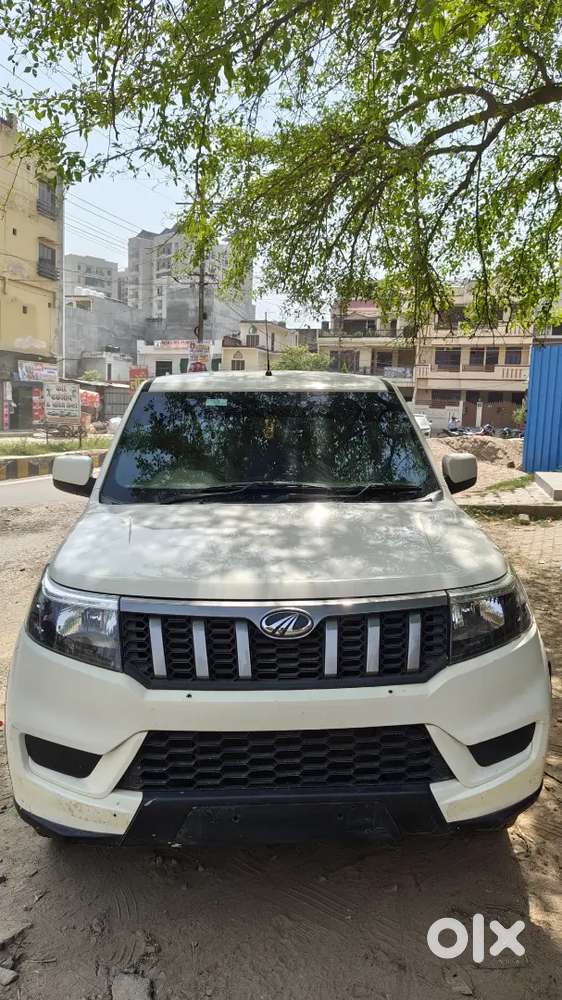 Mahindra Bolero Neo N8
