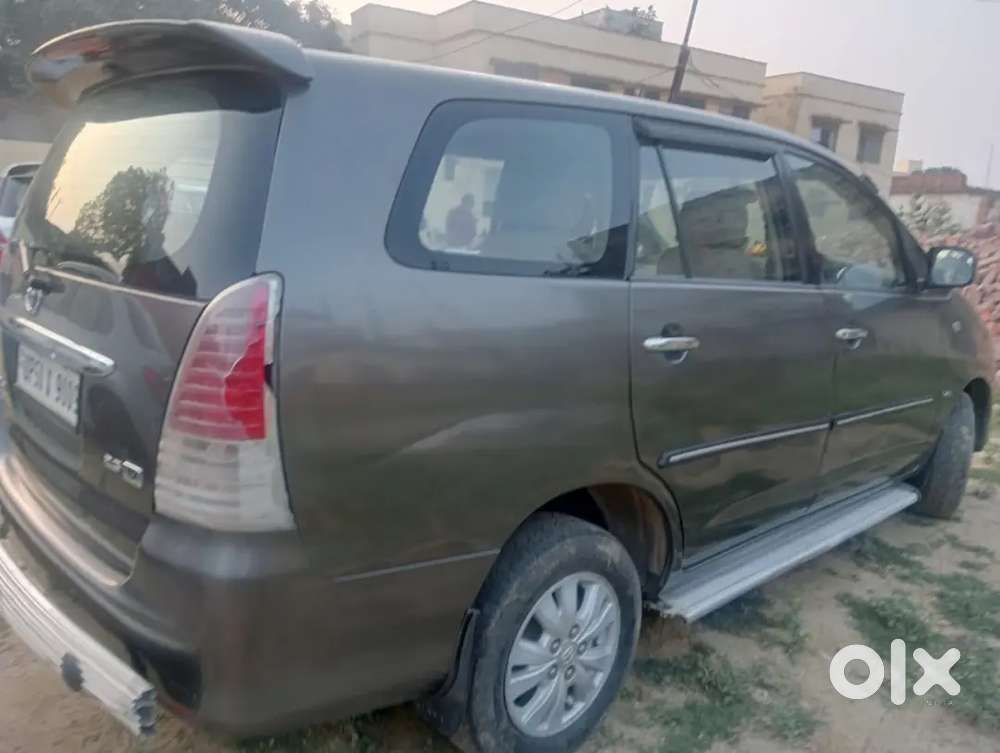 Toyota Innova 2011 Diesel 7 Str