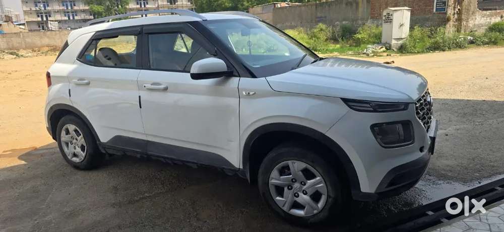 Hyundai Venue 2022 Cng & Hybrids 72000 Km Driven