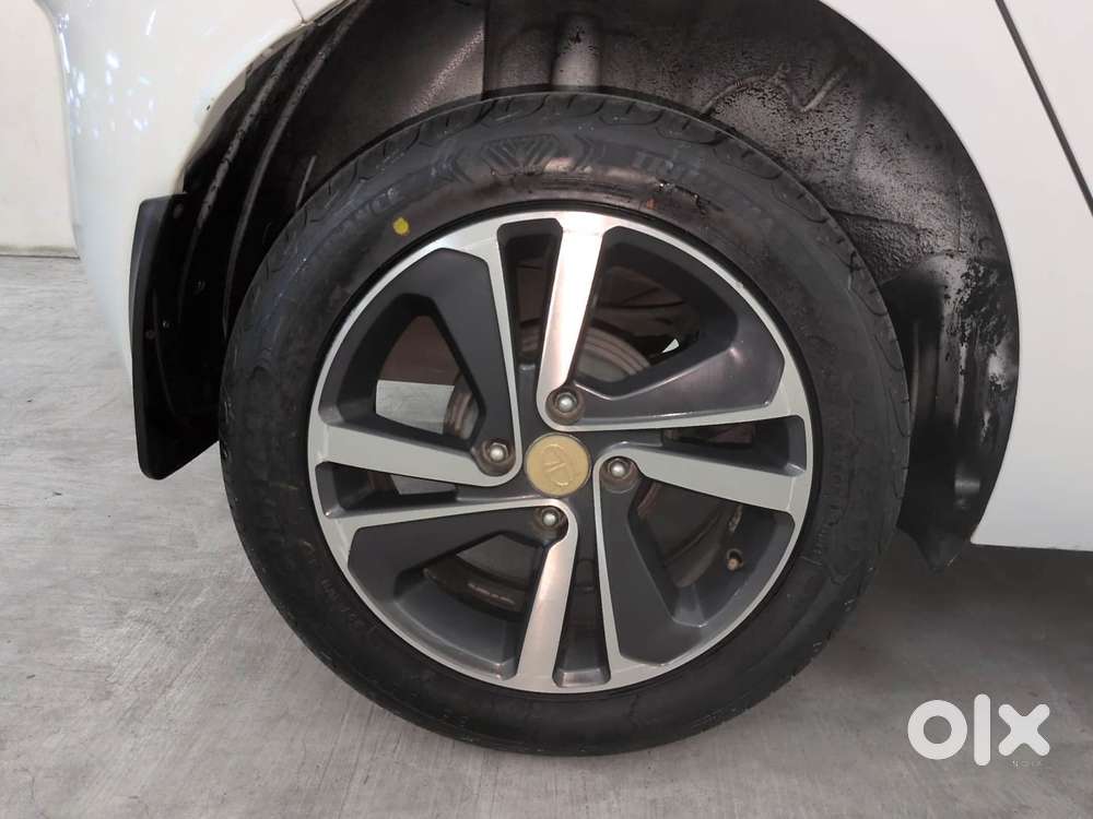 Tata Altroz 1.2 Xza Plus, 2022, Petrol